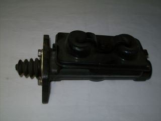 2808577 NOS MASTER CYLINDER