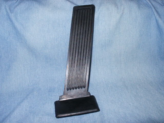 1501012 GAS PEDAL PAD 66-70 B-BODY