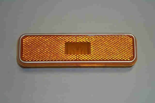 3587436 LENSE SIDE LAMP AMBER 72-UP ALL