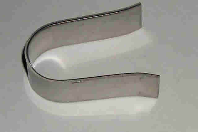 4041003 HOSE BRACKET VALVE COVER 67-68