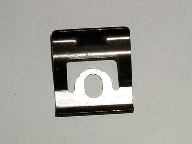 6002612 WINDOW TRIM CLIP FRONT LOWER 68/70 B-BODY