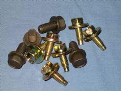 1000110 BOLT SET HOOD HINGE E-BODY RALLYE