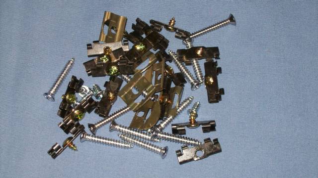 1000113 REVEAL CLIP SET 64-65 B SEDAN