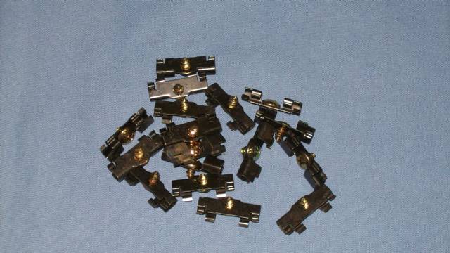 1000113A REVEAL CLIP SET FRONT 64-65 B-BODY SEDAN