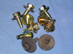 1000144 BOLT SET HOOD HINGE 66-70 B-BODY