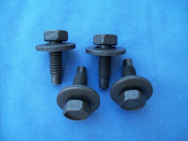 1000345 BOLT SET TRUNK LID E-BODY