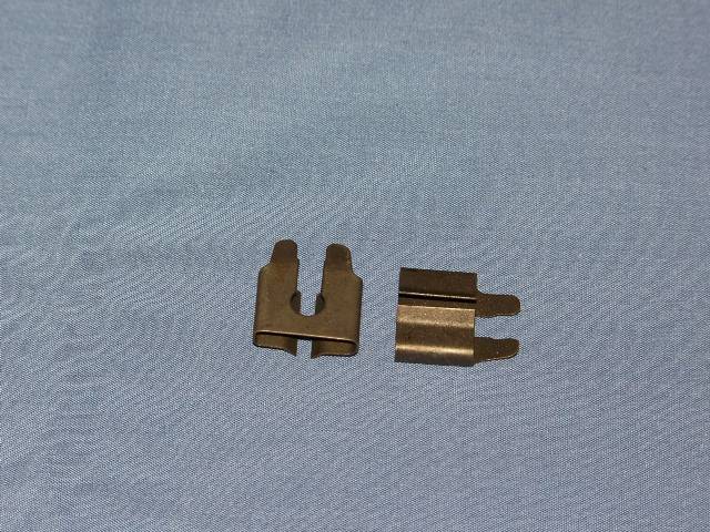 1000355 CLIP SET I/S HANDLE TO LATCH