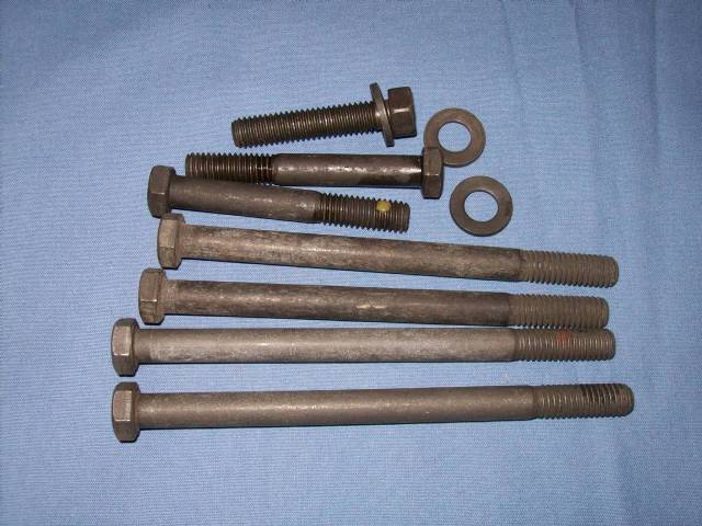 1000370 BOLT SET WATER PUMP 70 UP LA ENG