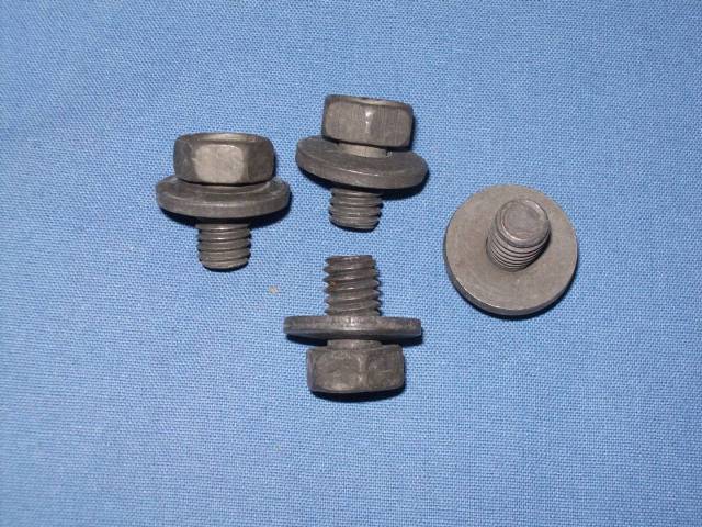 1000448 BOLT SET STEERING COLUMN SUPPORT BRACKET E-BODY 3841