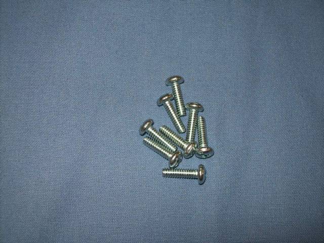 1000514 SCREW SET 70-71 CUDA SIDE LIGHT LENSE