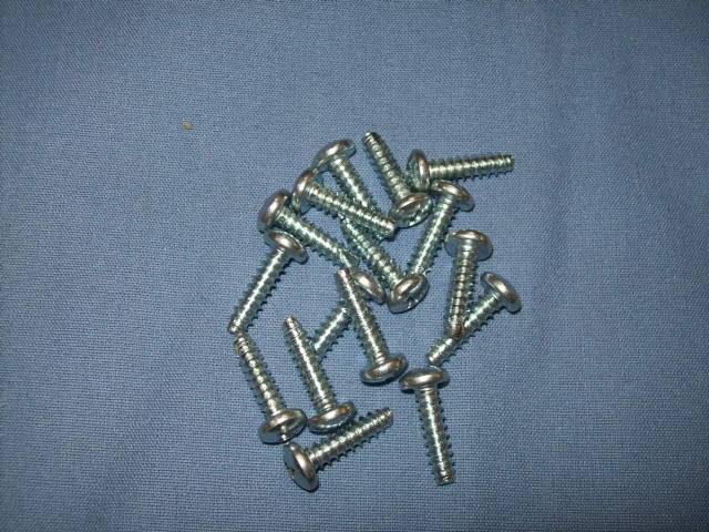 1000516 SCREW SET TAIL LIGHT LENSE 72-74 CHALLENGER