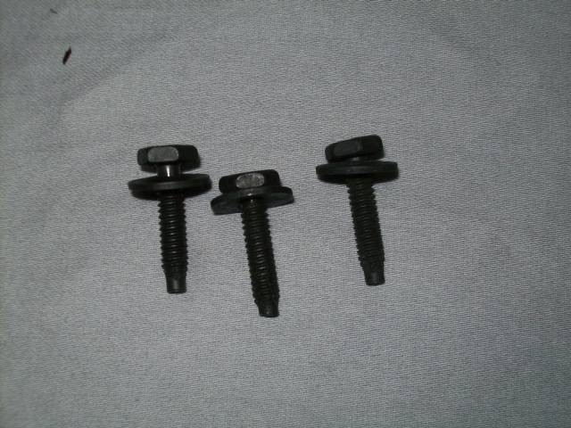 1000528 BOLT SET AUTO SHIFER TO FLOOR BRACKET