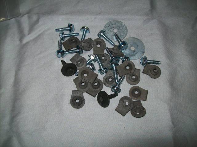 1000538 BOLT SET REAR VALENCE 70-72 DART