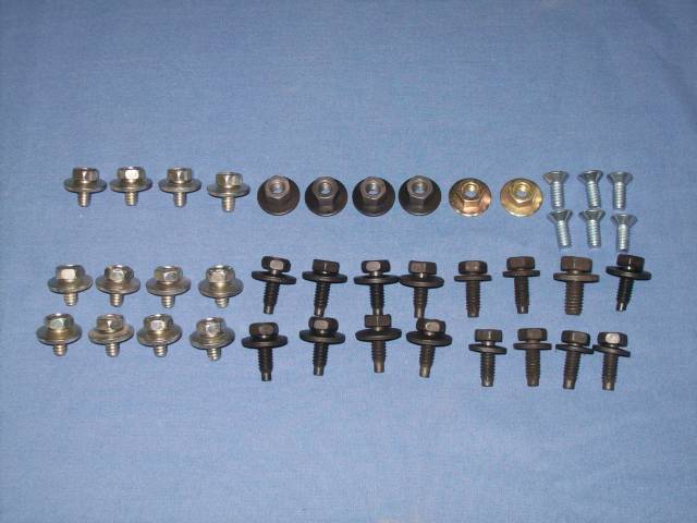 1000541 E BODY DOOR BOLT SET