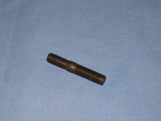 1009676 EXHAUST MANIFOLD STUD SMALL BLOCK