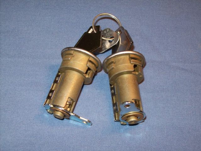 1017833 LOCK SET DOOR ALL 66-74 A/B/E