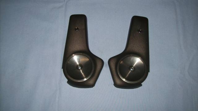 1602026 SEAT HINGE COVER 73-74 E-BODY