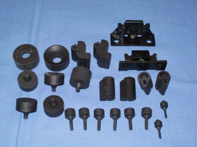 2025013 BODY BUMPER KIT 70 CHALLENGER