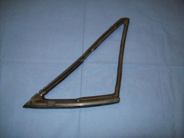 9095008 VENT WINDOW SEAL 68-70 B-BODY